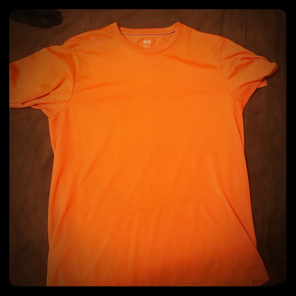 Orange dry-fit short sleeve tee shirt large